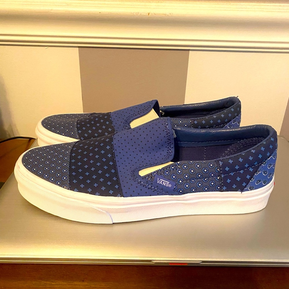 Vans- Brand New never worn-Blue-Corduroy Print